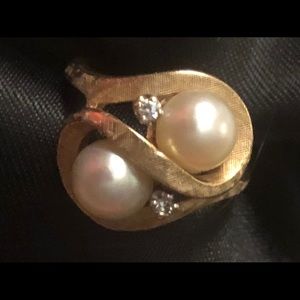 Pearl and diamond ring